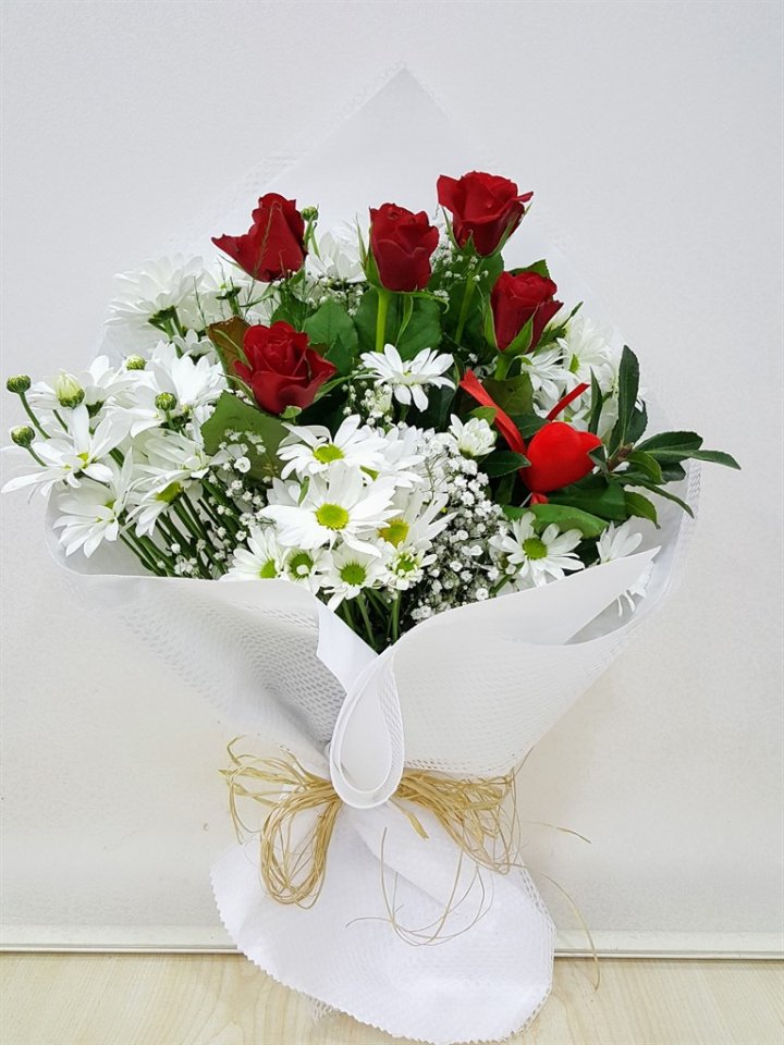 Kırmızı Güller ve Papatyalar - İzmir çiçekçiler