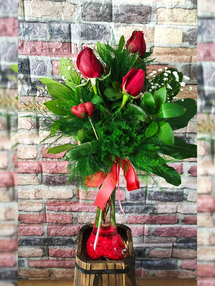 Vazoda 3 Kırmızı Gül - İzmir Çiçekçi